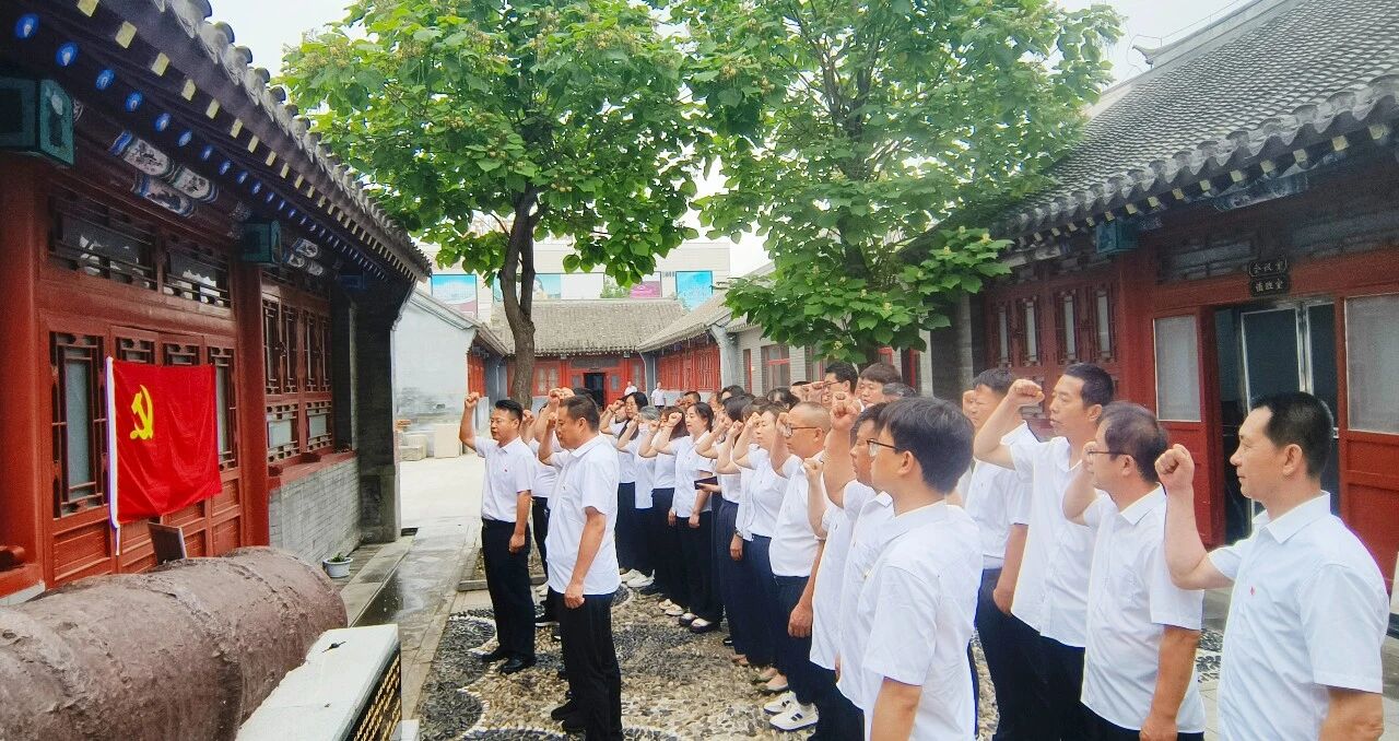 5ba18a55c89d7ba30c3b77aac461156e.jpg 5ba18a55c89d7ba30c3b77aac461156e.jpg